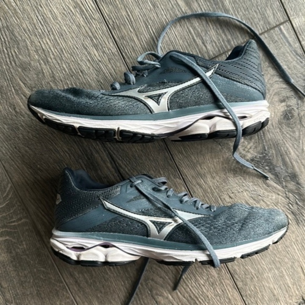 Mizuno shoes Wave Rider 23 women's Running Shoe size 9 blue gray athletic